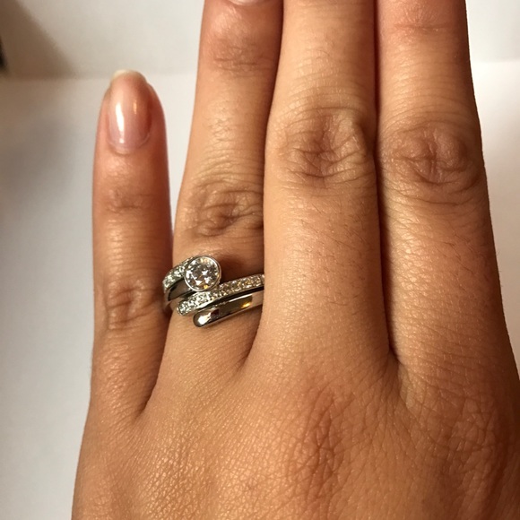 Swarovski Radiance Ring Size 7 - Picture 3 of 4